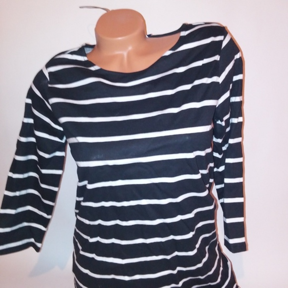Basic Editions Dress - Picture 3 of 5